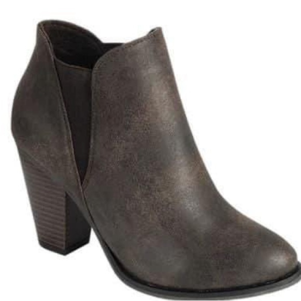 NIB Forever Dark brown high heel booties women’s ankle boots